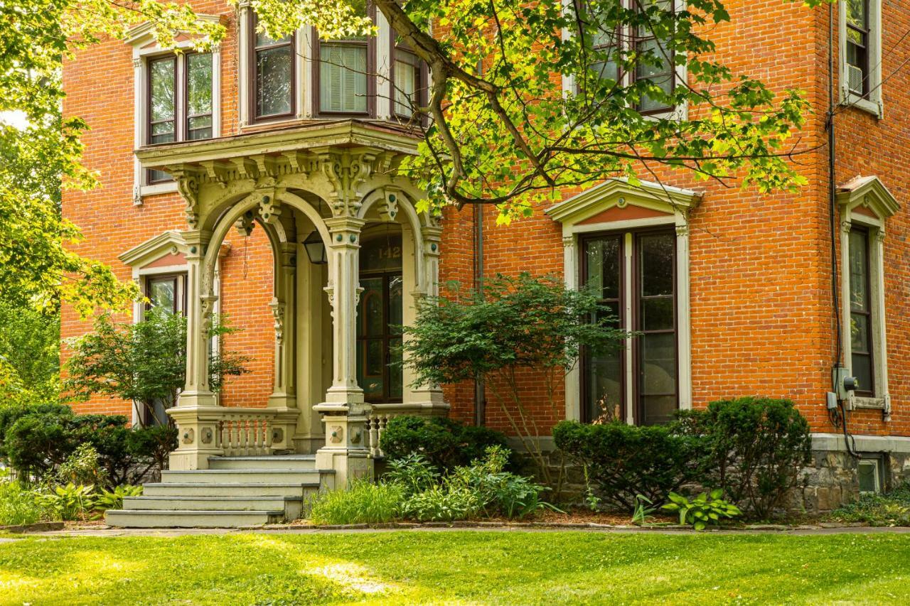 Rosemont Inn Utica Exteriér fotografie